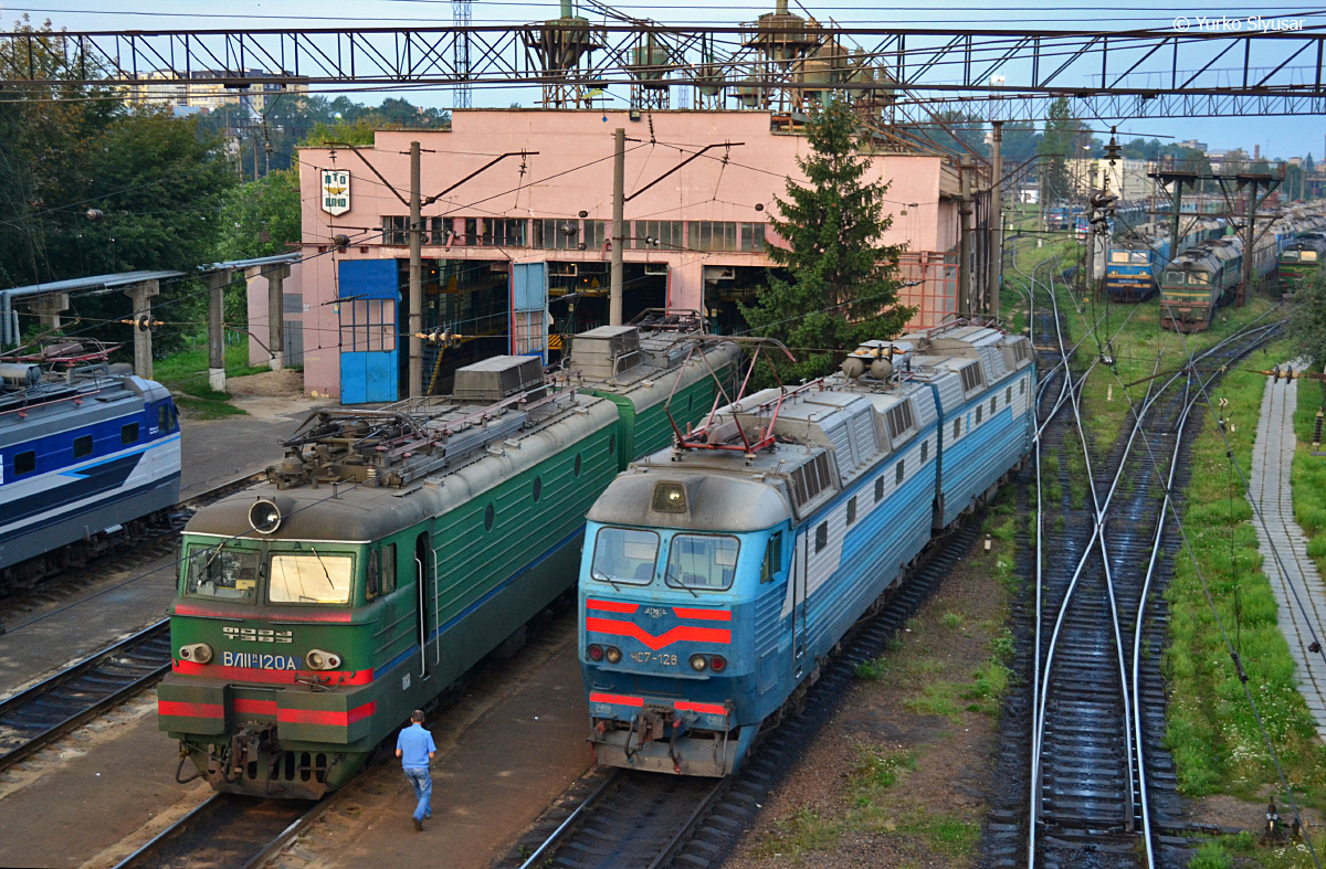 Южная железная дорога, № ВЛ11М-120 — ; Южная железная дорога, № ЧС7-126 — 