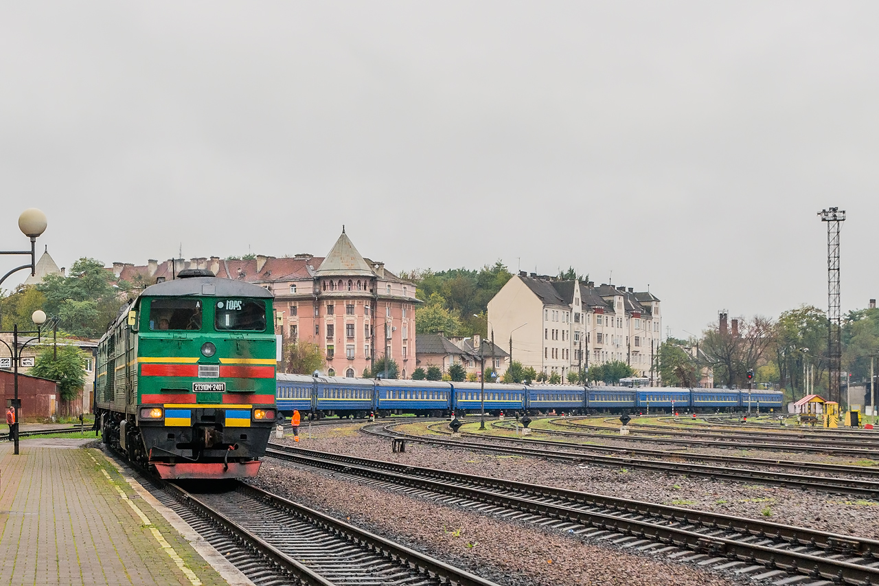 Одесская железная дорога, № 2ТЭ10М-2401 — 