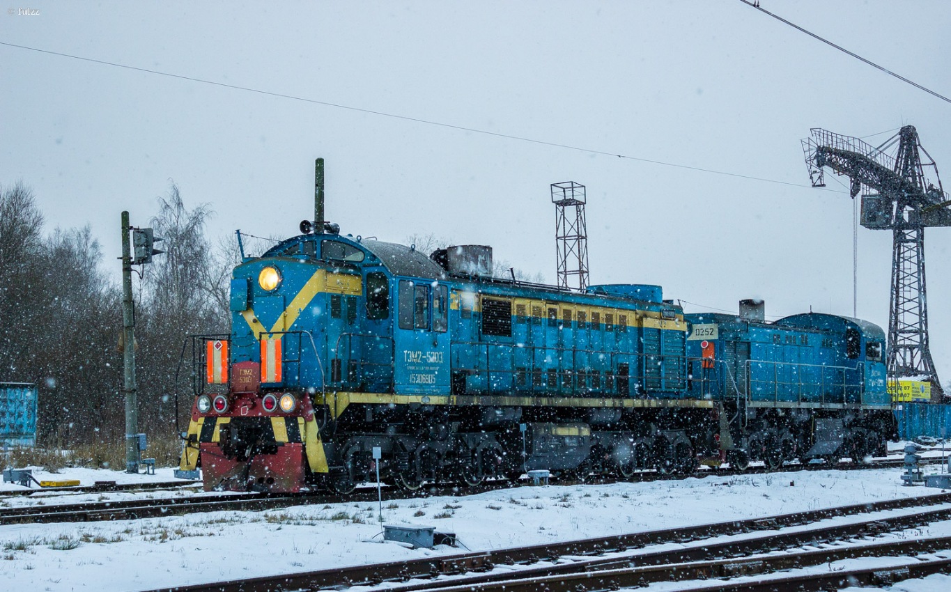 Октябрьская железная дорога, № ТЭМ2-5303 — ; Октябрьская железная дорога, № ТГМ4Б-0252 — 