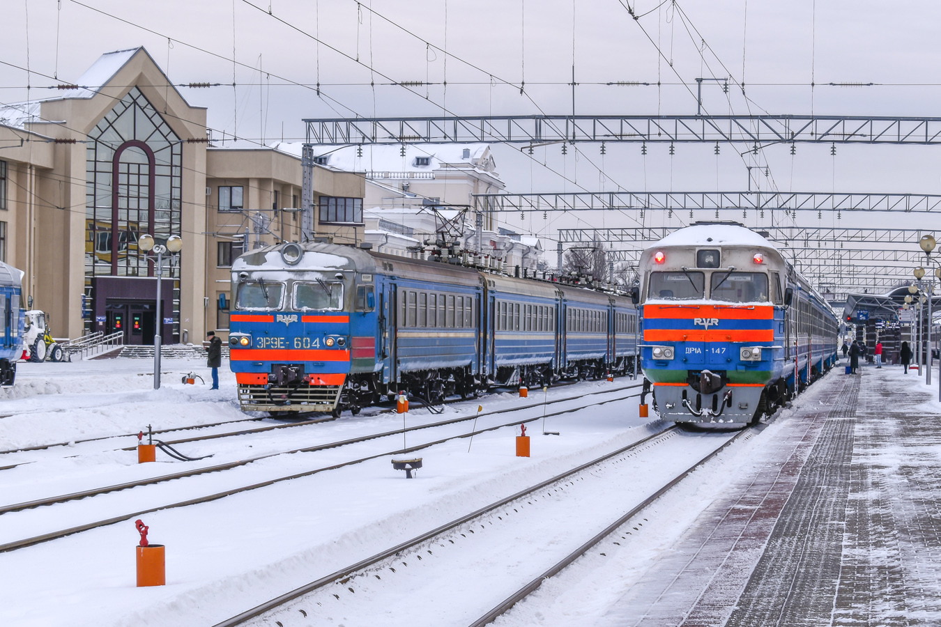 Белорусская железная дорога, № ЭР9Е-604 — ; Белорусская железная дорога, № ДР1А-147 — 