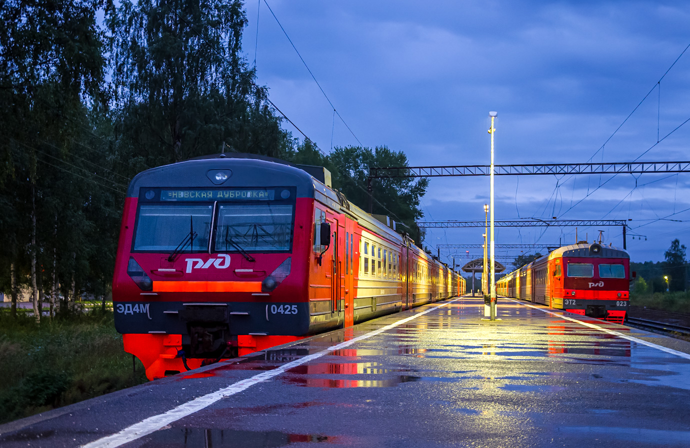 Октябрьская железная дорога, № ЭД4М-0425 — ; Октябрьская железная дорога, № ЭТ2-023 — 